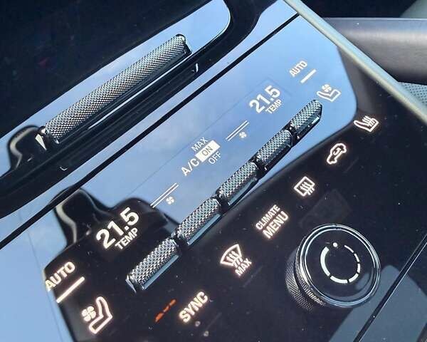 Чорний Порше Cayenne, об'ємом двигуна 3 л та пробігом 19 тис. км за 159555 $, фото 6 на Automoto.ua