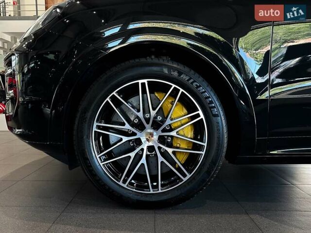 Чорний Порше Cayenne, об'ємом двигуна 3.98 л та пробігом 18 тис. км за 180000 $, фото 10 на Automoto.ua