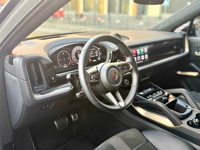 Чорний Порше Cayenne, об'ємом двигуна 4 л та пробігом 5 тис. км за 210000 $, фото 5 на Automoto.ua