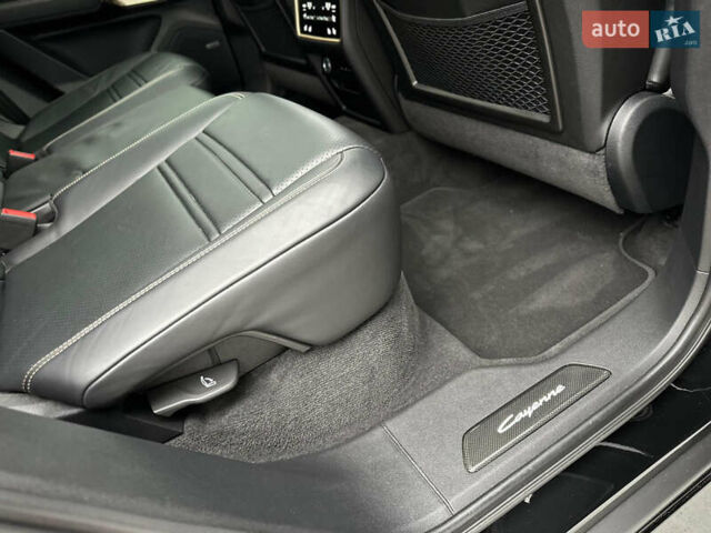 Черный Порше Каен, объемом двигателя 4 л и пробегом 18 тыс. км за 175000 $, фото 71 на Automoto.ua