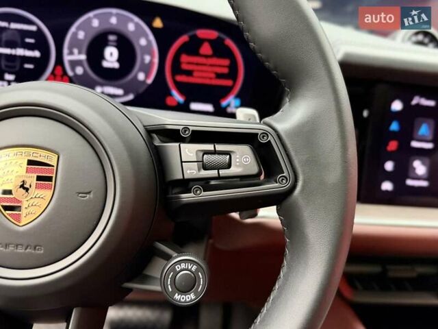 Чорний Порше Cayenne, об'ємом двигуна 3 л та пробігом 2 тис. км за 152700 $, фото 32 на Automoto.ua