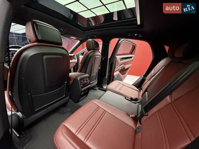 Чорний Порше Cayenne, об'ємом двигуна 3 л та пробігом 2 тис. км за 152700 $, фото 45 на Automoto.ua