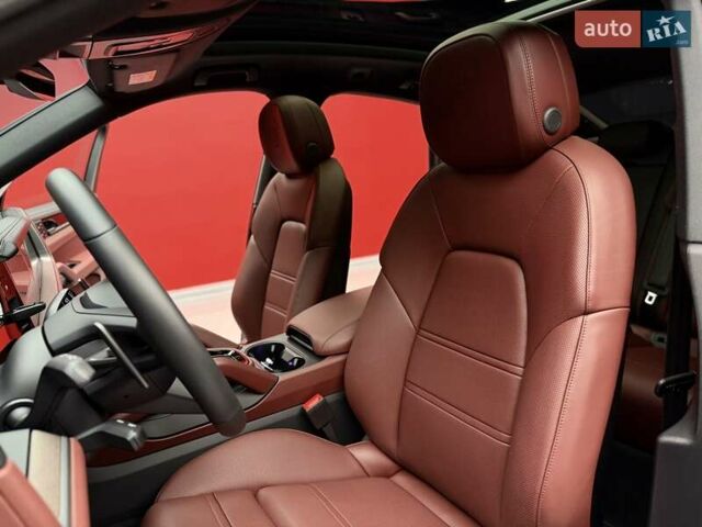 Чорний Порше Cayenne, об'ємом двигуна 3 л та пробігом 2 тис. км за 152700 $, фото 27 на Automoto.ua