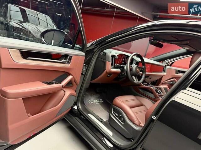 Чорний Порше Cayenne, об'ємом двигуна 3 л та пробігом 2 тис. км за 152700 $, фото 23 на Automoto.ua