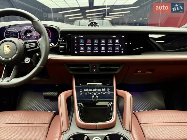 Чорний Порше Cayenne, об'ємом двигуна 3 л та пробігом 2 тис. км за 152700 $, фото 34 на Automoto.ua