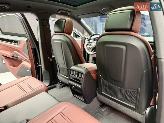 Чорний Порше Cayenne, об'ємом двигуна 3 л та пробігом 2 тис. км за 152700 $, фото 50 на Automoto.ua