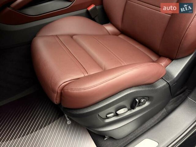 Чорний Порше Cayenne, об'ємом двигуна 3 л та пробігом 2 тис. км за 152700 $, фото 28 на Automoto.ua