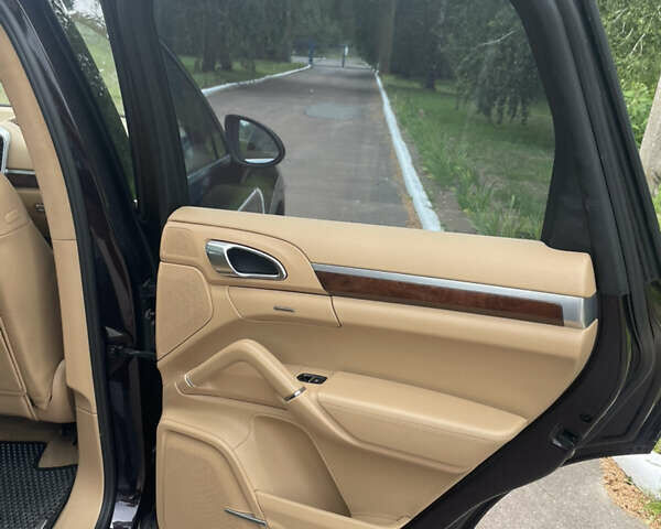 Фіолетовий Порше Cayenne, об'ємом двигуна 3 л та пробігом 144 тис. км за 17500 $, фото 15 на Automoto.ua
