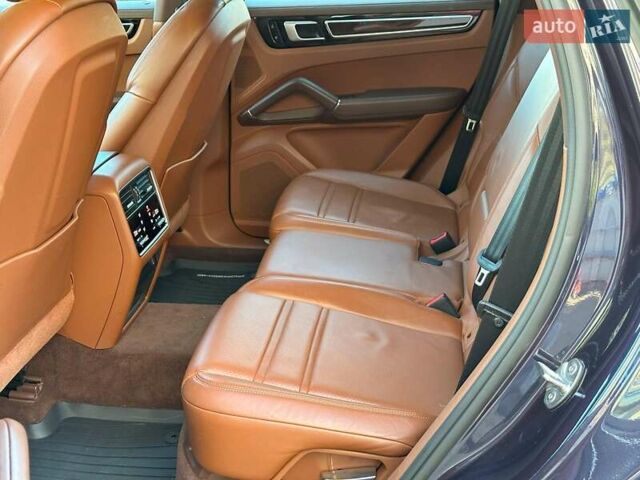 Фиолетовый Порше Каен, объемом двигателя 3 л и пробегом 200 тыс. км за 48190 $, фото 18 на Automoto.ua