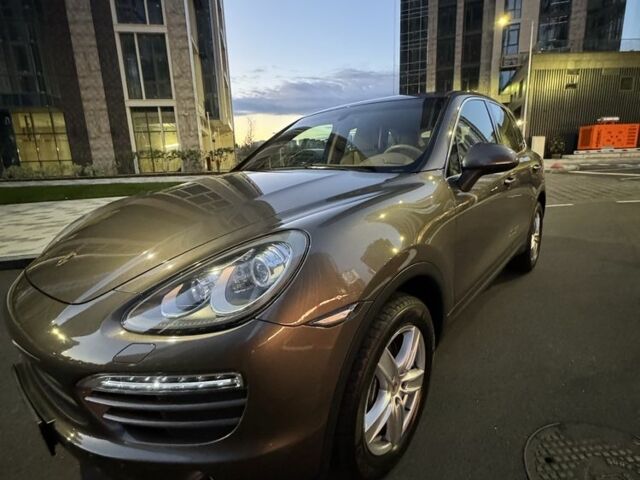 Порше Cayenne 2013 у Києві на Automoto.ua Коричневий Порше Cayenne, об'ємом двигуна 3.6 л та пробігом 130 тис. км за 21000 $, фото 1 на Automoto.ua