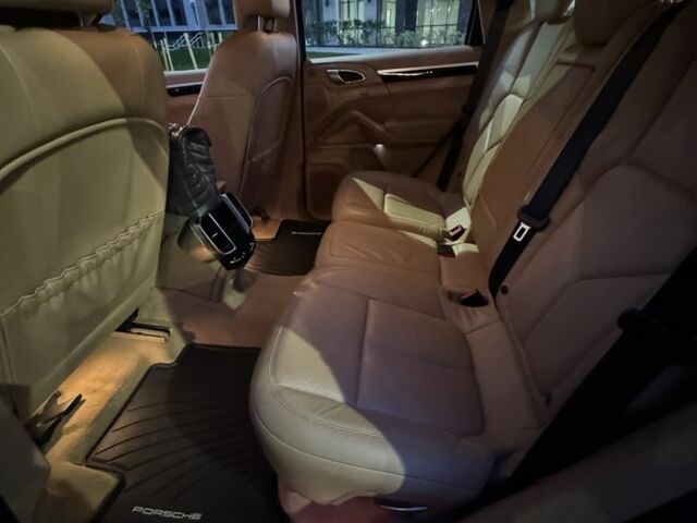 Порше Cayenne 2013 у Києві на Automoto.ua Коричневий Порше Cayenne, об'ємом двигуна 3.6 л та пробігом 130 тис. км за 21000 $, фото 10 на Automoto.ua