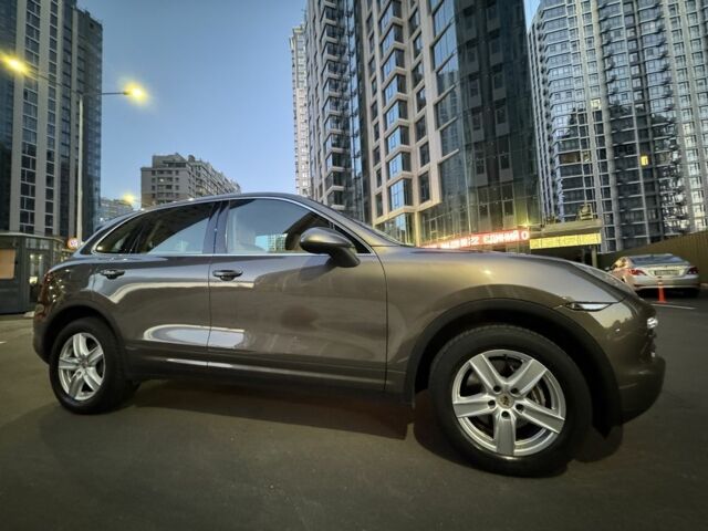 Порше Cayenne 2013 у Києві на Automoto.ua Коричневий Порше Cayenne, об'ємом двигуна 3.6 л та пробігом 130 тис. км за 21000 $, фото 3 на Automoto.ua