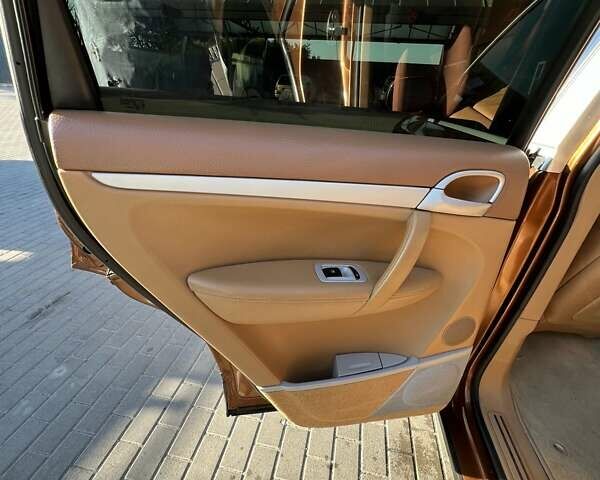 Коричневий Порше Cayenne, об'ємом двигуна 3.6 л та пробігом 270 тис. км за 11300 $, фото 45 на Automoto.ua