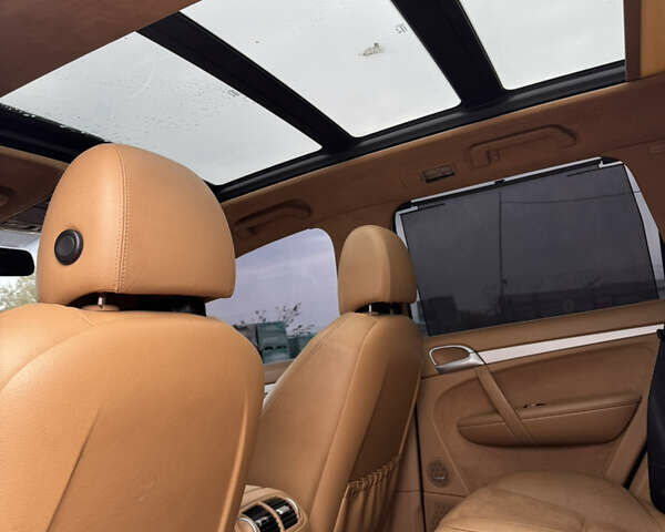 Коричневий Порше Cayenne, об'ємом двигуна 4.8 л та пробігом 190 тис. км за 9999 $, фото 11 на Automoto.ua