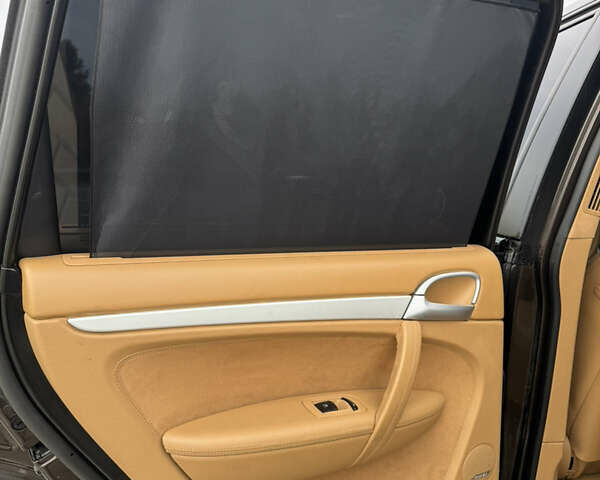 Коричневий Порше Cayenne, об'ємом двигуна 4.8 л та пробігом 190 тис. км за 9999 $, фото 14 на Automoto.ua