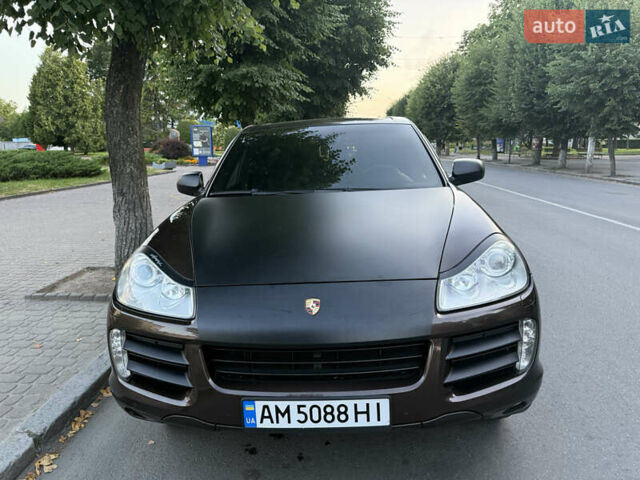 Коричневый Порше Каен, объемом двигателя 2.97 л и пробегом 217 тыс. км за 16700 $, фото 2 на Automoto.ua