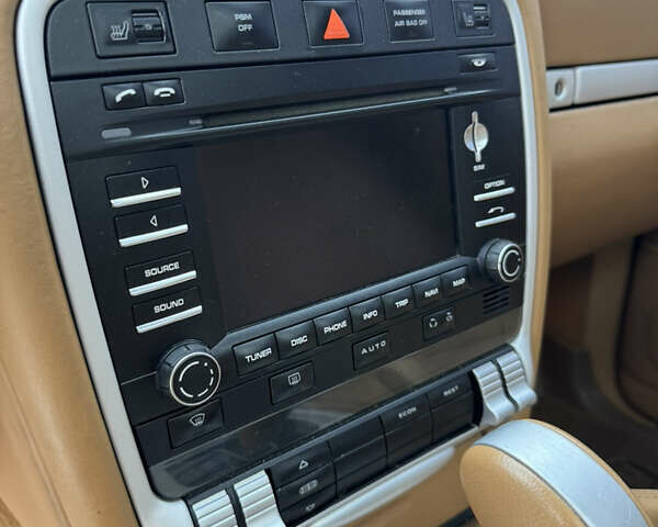 Коричневий Порше Cayenne, об'ємом двигуна 4.8 л та пробігом 190 тис. км за 9999 $, фото 18 на Automoto.ua