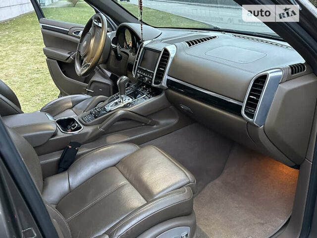 Коричневий Порше Cayenne, об'ємом двигуна 4.8 л та пробігом 193 тис. км за 13500 $, фото 33 на Automoto.ua