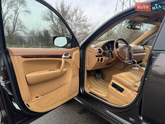 Коричневый Порше Каен, объемом двигателя 4.8 л и пробегом 205 тыс. км за 14144 $, фото 25 на Automoto.ua