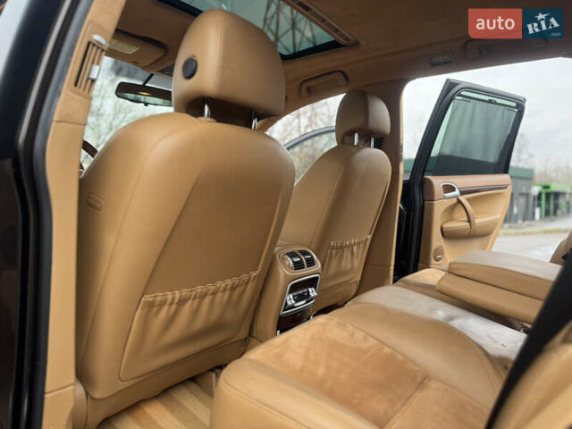 Коричневый Порше Каен, объемом двигателя 4.8 л и пробегом 205 тыс. км за 14144 $, фото 51 на Automoto.ua