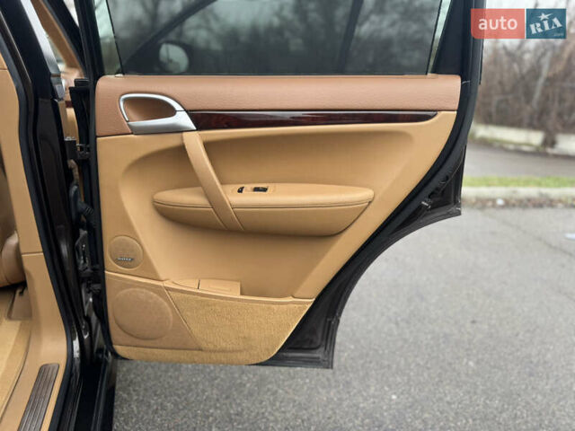 Коричневый Порше Каен, объемом двигателя 4.8 л и пробегом 205 тыс. км за 14144 $, фото 57 на Automoto.ua