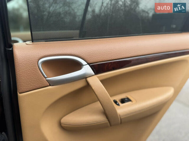 Коричневый Порше Каен, объемом двигателя 4.8 л и пробегом 205 тыс. км за 14144 $, фото 59 на Automoto.ua