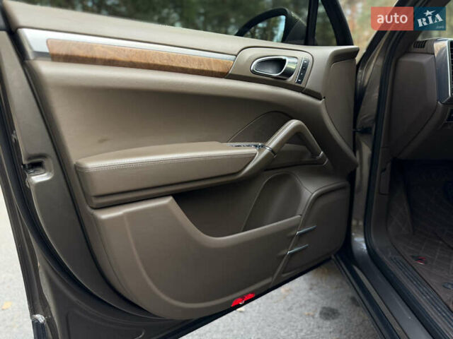 Коричневий Порше Cayenne, об'ємом двигуна 3.6 л та пробігом 115 тис. км за 31000 $, фото 21 на Automoto.ua
