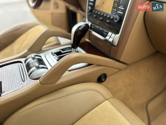 Коричневый Порше Каен, объемом двигателя 4.8 л и пробегом 205 тыс. км за 14144 $, фото 75 на Automoto.ua