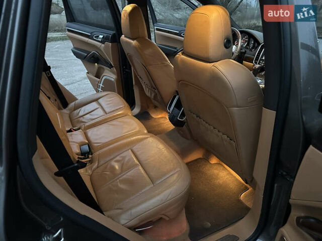 Коричневый Порше Каен, объемом двигателя 3 л и пробегом 313 тыс. км за 15999 $, фото 24 на Automoto.ua