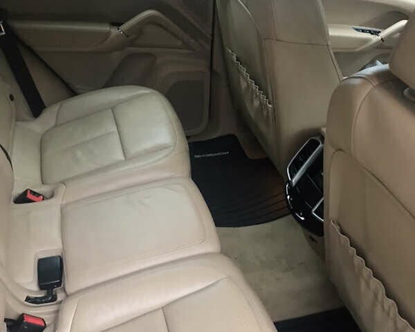 Коричневий Порше Cayenne, об'ємом двигуна 4.81 л та пробігом 142 тис. км за 18000 $, фото 3 на Automoto.ua