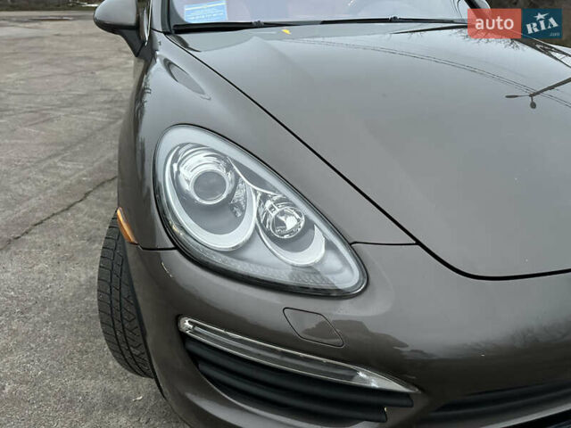 Коричневый Порше Каен, объемом двигателя 3 л и пробегом 313 тыс. км за 15999 $, фото 9 на Automoto.ua