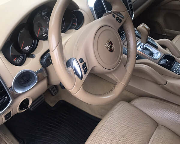 Коричневий Порше Cayenne, об'ємом двигуна 4.81 л та пробігом 142 тис. км за 18000 $, фото 13 на Automoto.ua
