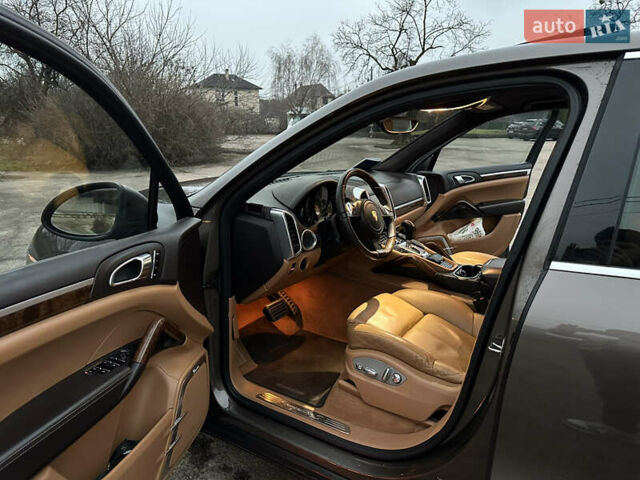 Коричневый Порше Каен, объемом двигателя 3 л и пробегом 313 тыс. км за 15999 $, фото 11 на Automoto.ua