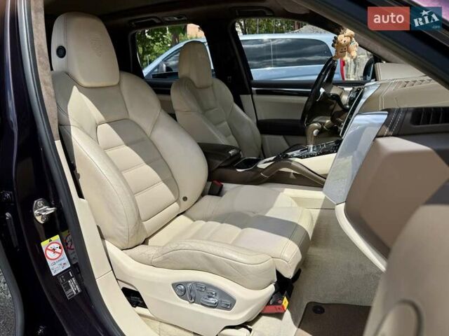 Коричневый Порше Каен, объемом двигателя 4.8 л и пробегом 206 тыс. км за 19000 $, фото 12 на Automoto.ua