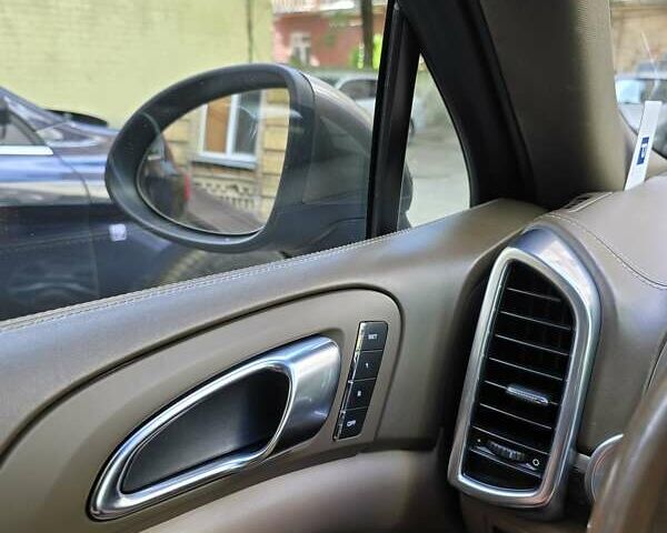 Коричневый Порше Каен, объемом двигателя 3.6 л и пробегом 180 тыс. км за 23800 $, фото 14 на Automoto.ua