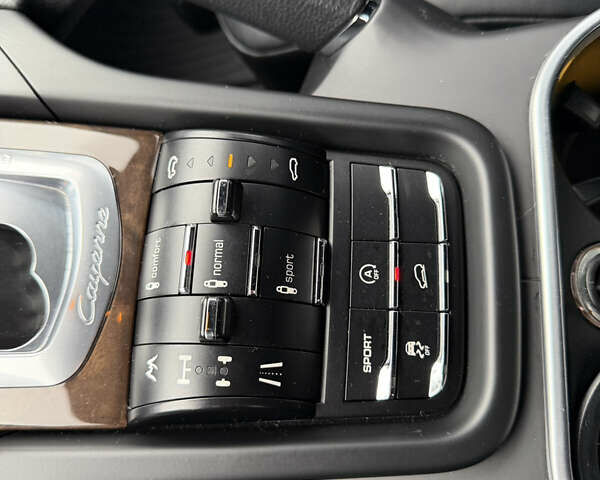 Коричневый Порше Каен, объемом двигателя 4.81 л и пробегом 200 тыс. км за 16999 $, фото 19 на Automoto.ua