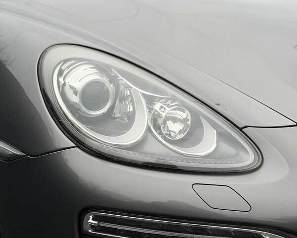 Коричневый Порше Каен, объемом двигателя 4.81 л и пробегом 200 тыс. км за 16999 $, фото 11 на Automoto.ua