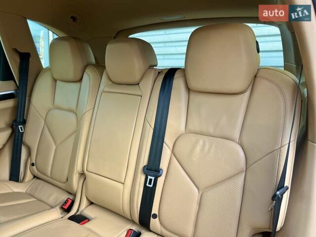 Коричневый Порше Каен, объемом двигателя 3 л и пробегом 126 тыс. км за 16500 $, фото 26 на Automoto.ua
