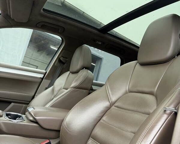 Коричневий Порше Cayenne, об'ємом двигуна 4.8 л та пробігом 134 тис. км за 19990 $, фото 5 на Automoto.ua
