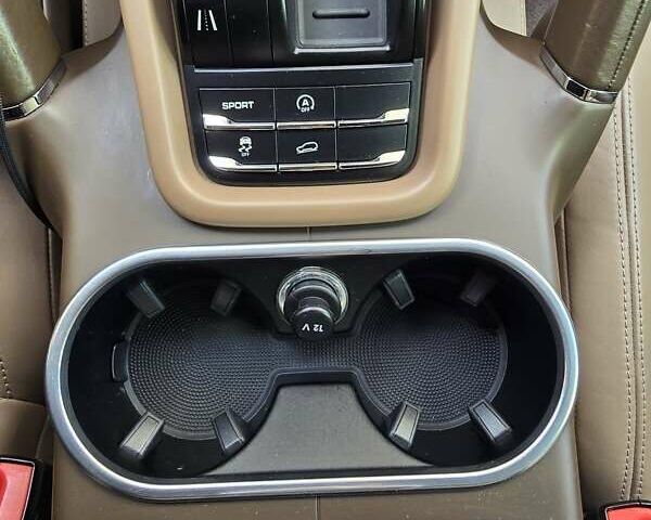 Коричневый Порше Каен, объемом двигателя 3.6 л и пробегом 180 тыс. км за 23800 $, фото 9 на Automoto.ua