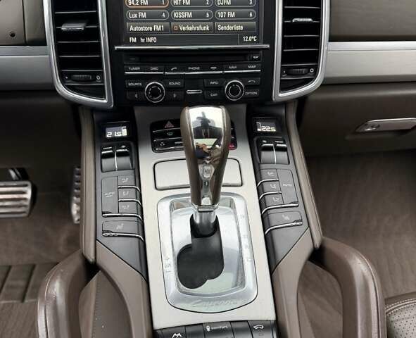 Коричневий Порше Cayenne, об'ємом двигуна 4.8 л та пробігом 134 тис. км за 19990 $, фото 4 на Automoto.ua