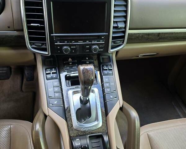 Коричневый Порше Каен, объемом двигателя 3.6 л и пробегом 180 тыс. км за 23800 $, фото 11 на Automoto.ua