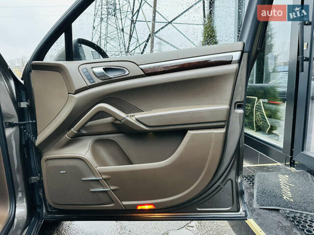 Коричневый Порше Каен, объемом двигателя 4.81 л и пробегом 136 тыс. км за 20800 $, фото 28 на Automoto.ua