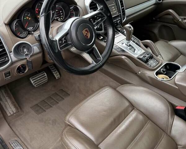 Коричневий Порше Cayenne, об'ємом двигуна 4.8 л та пробігом 134 тис. км за 19990 $, фото 7 на Automoto.ua