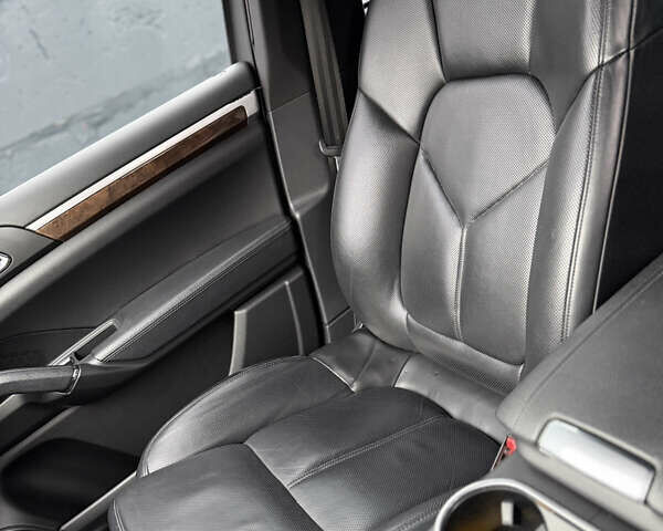 Коричневый Порше Каен, объемом двигателя 4.81 л и пробегом 200 тыс. км за 16999 $, фото 18 на Automoto.ua