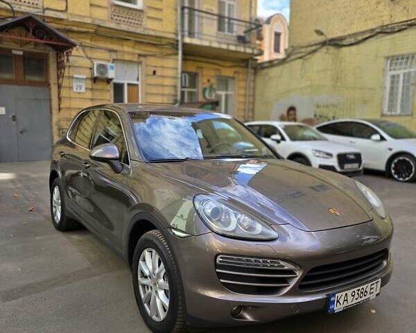 Коричневый Порше Каен, объемом двигателя 3.6 л и пробегом 180 тыс. км за 23800 $, фото 2 на Automoto.ua