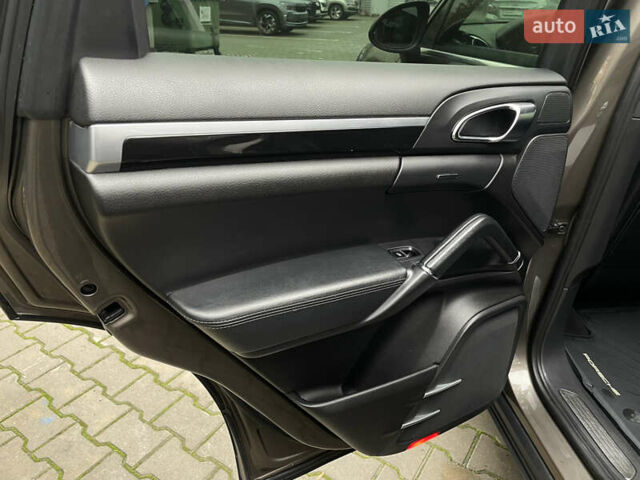 Коричневый Порше Каен, объемом двигателя 3 л и пробегом 191 тыс. км за 22500 $, фото 19 на Automoto.ua