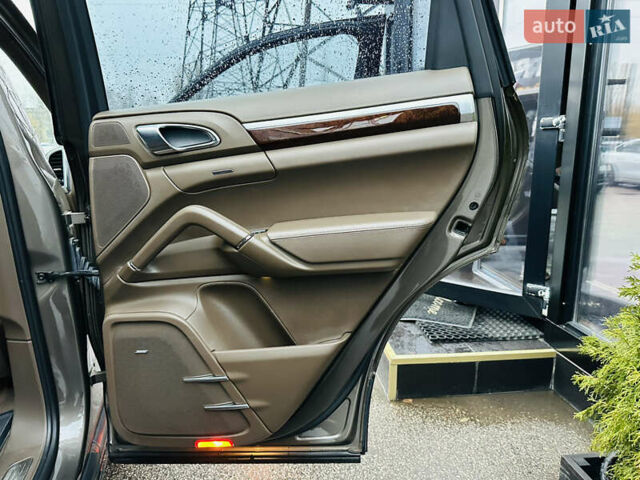 Коричневый Порше Каен, объемом двигателя 4.81 л и пробегом 136 тыс. км за 20800 $, фото 25 на Automoto.ua