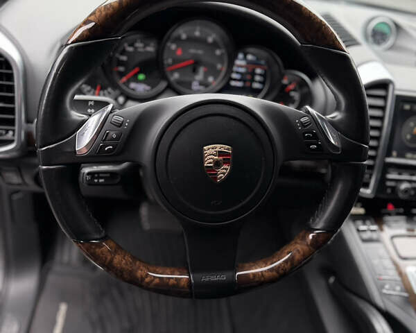 Коричневый Порше Каен, объемом двигателя 4.81 л и пробегом 200 тыс. км за 16999 $, фото 15 на Automoto.ua