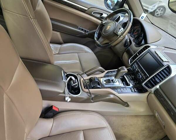 Коричневый Порше Каен, объемом двигателя 3.6 л и пробегом 180 тыс. км за 23800 $, фото 5 на Automoto.ua